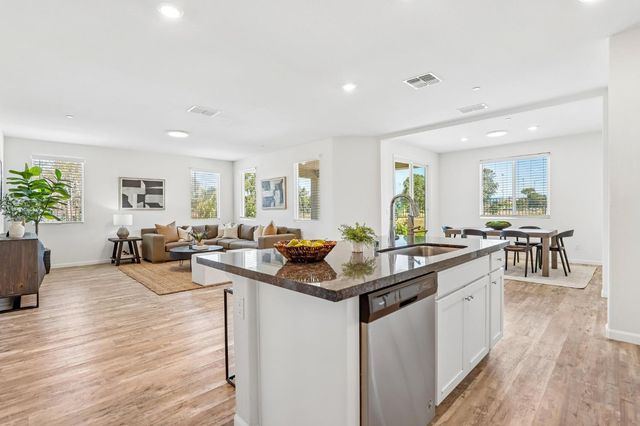 9471 Pasaje Pl, Elk Grove, CA 95624