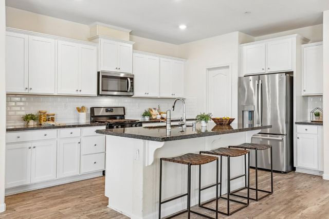 9471 Pasaje Pl, Elk Grove, CA 95624