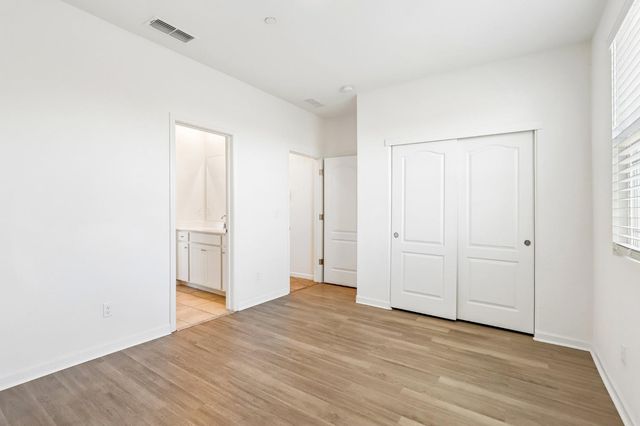 9471 Pasaje Pl, Elk Grove, CA 95624
