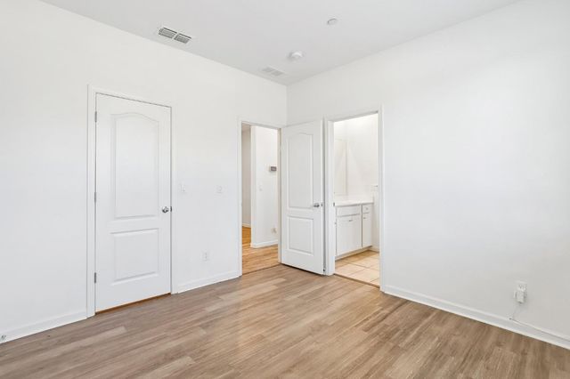 9471 Pasaje Pl, Elk Grove, CA 95624