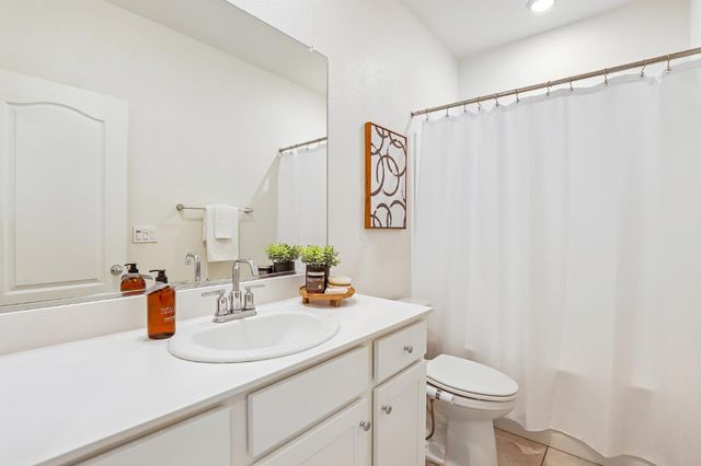 9471 Pasaje Pl, Elk Grove, CA 95624