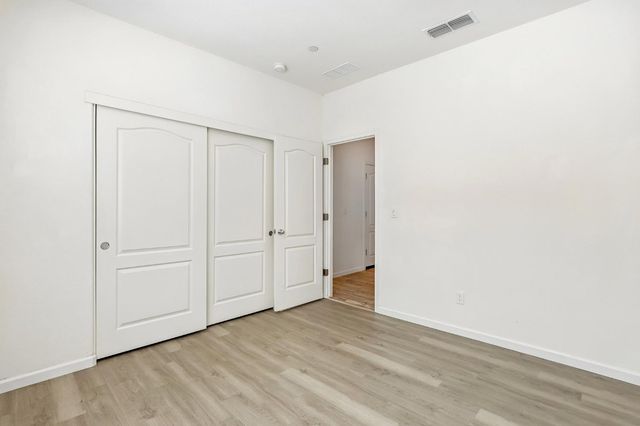 9471 Pasaje Pl, Elk Grove, CA 95624