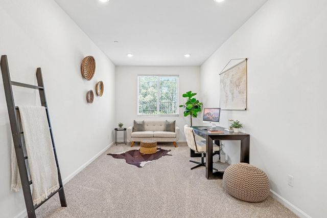9471 Pasaje Pl, Elk Grove, CA 95624