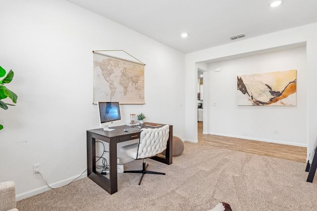 9471 Pasaje Pl, Elk Grove, CA 95624