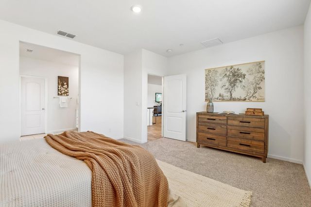 9471 Pasaje Pl, Elk Grove, CA 95624