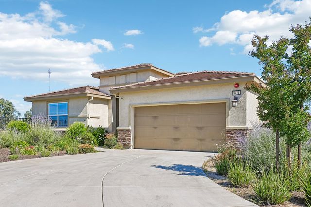 9471 Pasaje Pl, Elk Grove, CA 95624