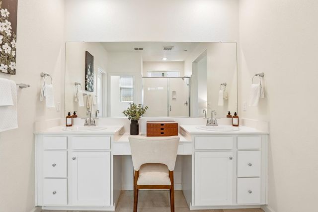 9471 Pasaje Pl, Elk Grove, CA 95624