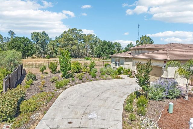 9471 Pasaje Pl, Elk Grove, CA 95624