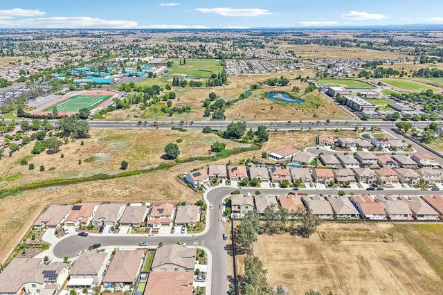 9471 Pasaje Pl, Elk Grove, CA 95624