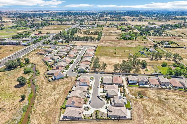 9471 Pasaje Pl, Elk Grove, CA 95624
