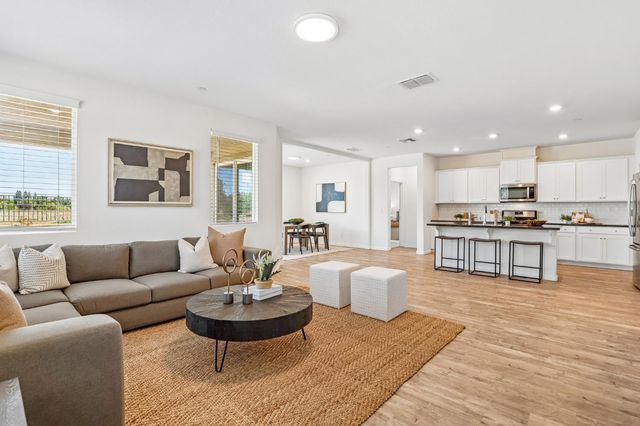 9471 Pasaje Pl, Elk Grove, CA 95624