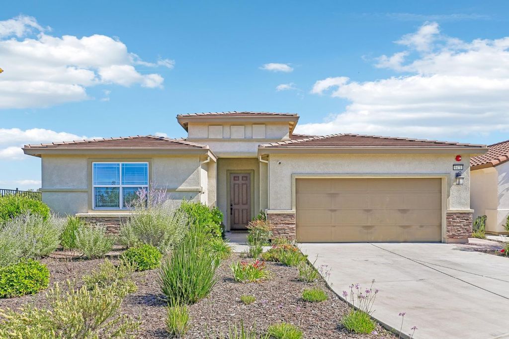 9471 Pasaje Pl, Elk Grove, CA 95624
