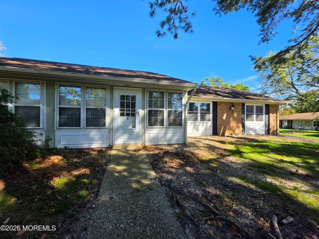 33B Edinburgh Lane, Manchester, NJ 08759