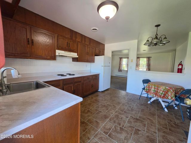 33B Edinburgh Lane, Manchester, NJ 08759