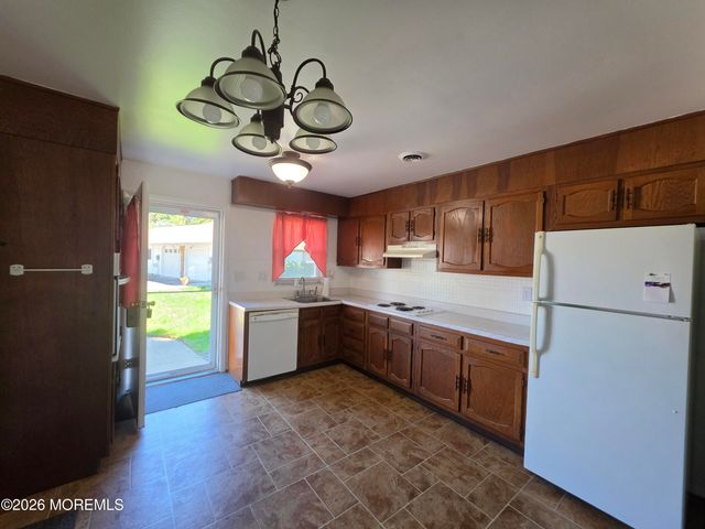33B Edinburgh Lane, Manchester, NJ 08759