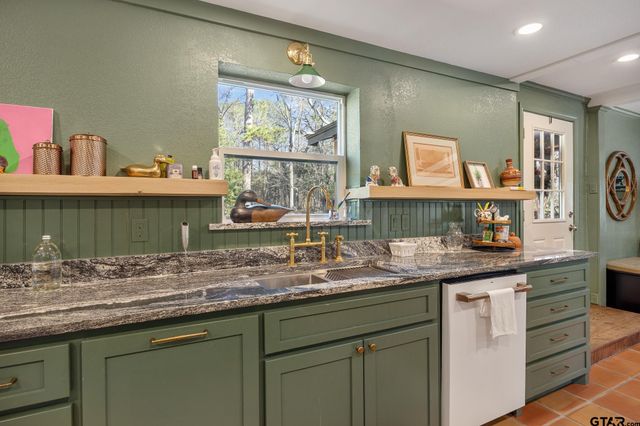 20616 E Grove Club Lake Rd, Whitehouse, TX 75791