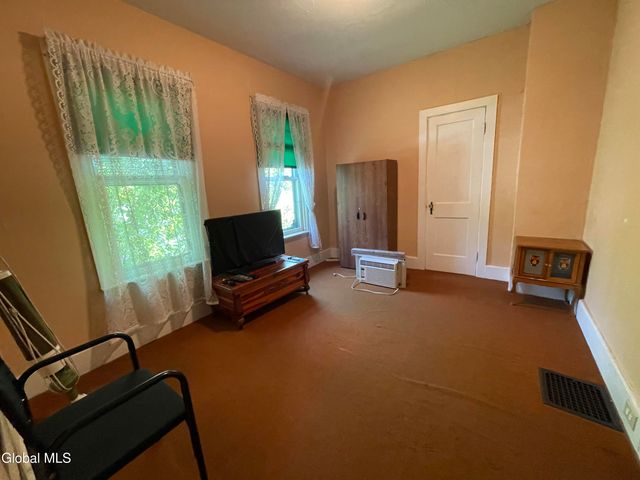 26 Knight Street, Glens Falls, NY 12801