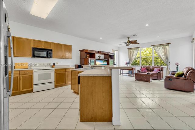 18081 SW 33rd St, Miramar, FL 33029