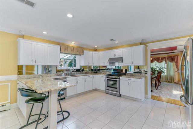 15 Gallo Way, Edison, NJ 08820