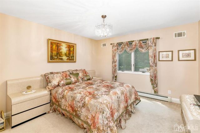 15 Gallo Way, Edison, NJ 08820