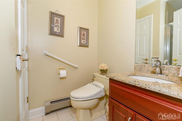 15 Gallo Way, Edison, NJ 08820