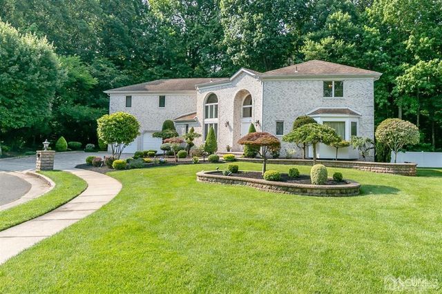 15 Gallo Way, Edison, NJ 08820