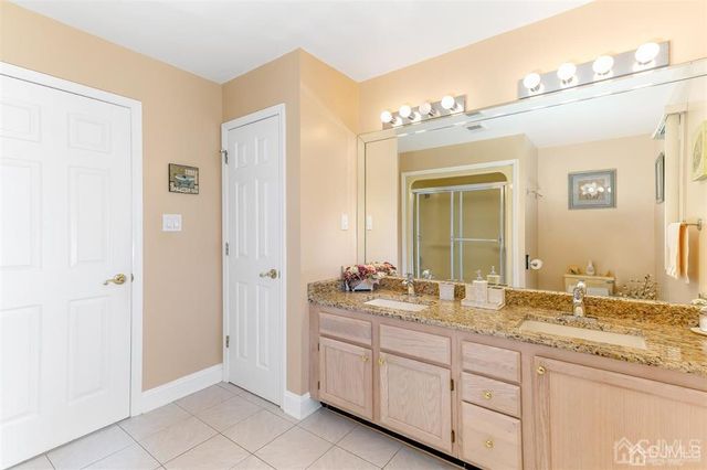 15 Gallo Way, Edison, NJ 08820