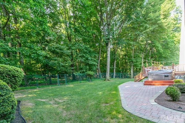 15 Gallo Way, Edison, NJ 08820