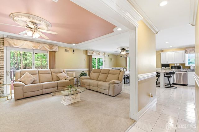 15 Gallo Way, Edison, NJ 08820