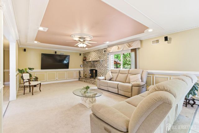 15 Gallo Way, Edison, NJ 08820