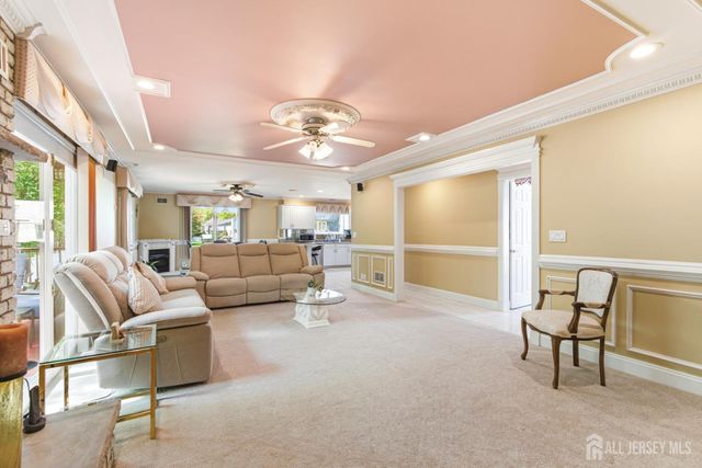 15 Gallo Way, Edison, NJ 08820