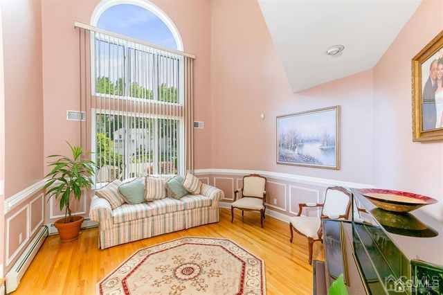 15 Gallo Way, Edison, NJ 08820