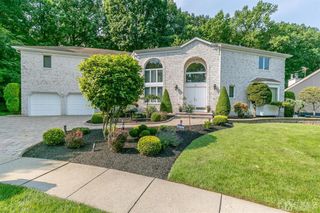15 Gallo Way, Edison, NJ 08820