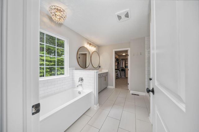 1423 Leesland Drive, Westerville, OH 43081