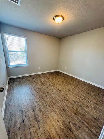 1312 Bear Peak LN, Pflugerville, TX 78660