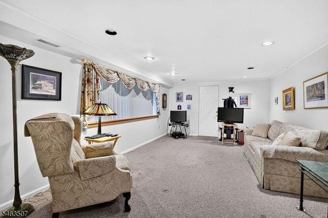 38 Sherwood Ave, East Brunswick Twp., NJ 08816