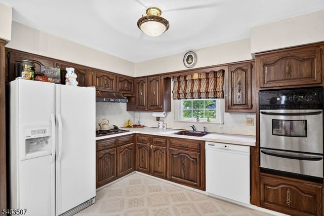 38 Sherwood Ave, East Brunswick Twp., NJ 08816