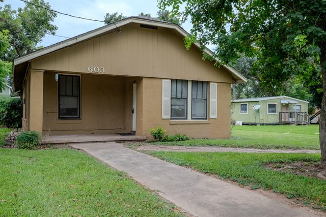 603 N Resident Street, Wharton, TX 77488