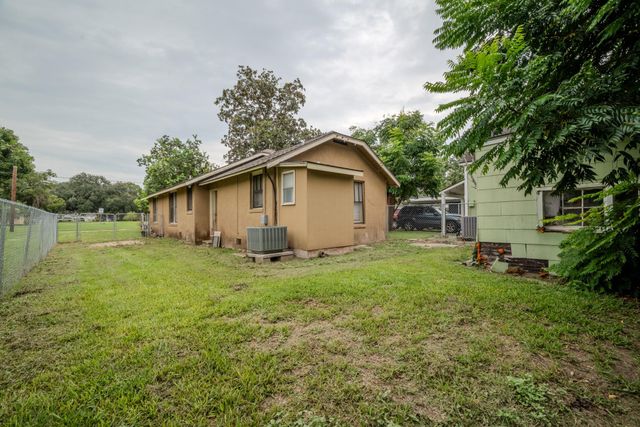 603 N Resident Street, Wharton, TX 77488