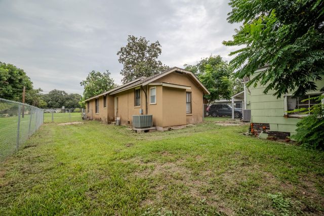 603 N Resident Street, Wharton, TX 77488