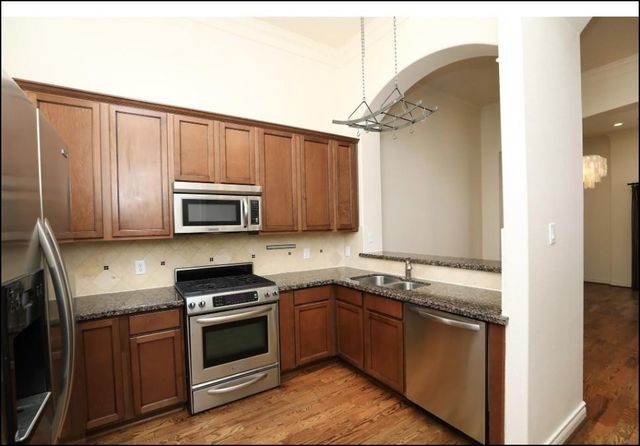 2226 Hilshire Lake Drive, Houston, TX 77080
