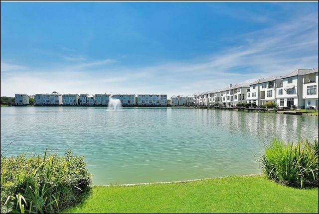 2226 Hilshire Lake Drive, Houston, TX 77080