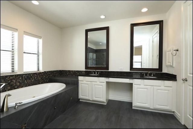 2226 Hilshire Lake Drive, Houston, TX 77080