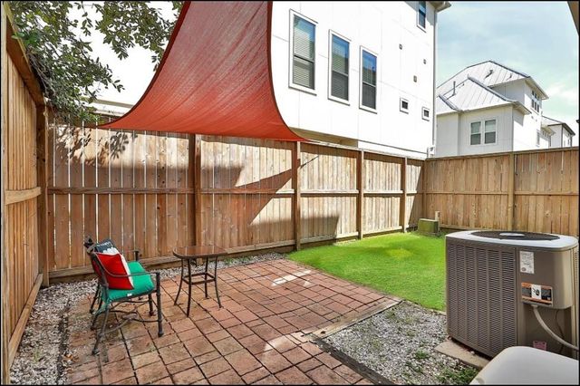 2226 Hilshire Lake Drive, Houston, TX 77080