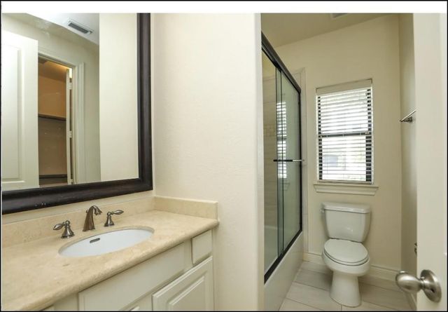 2226 Hilshire Lake Drive, Houston, TX 77080