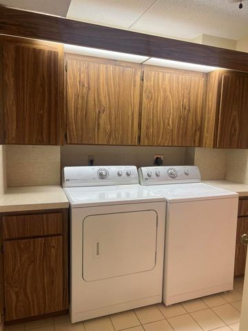 3636 Whitehall Drive 204, West Palm Beach, FL 33401