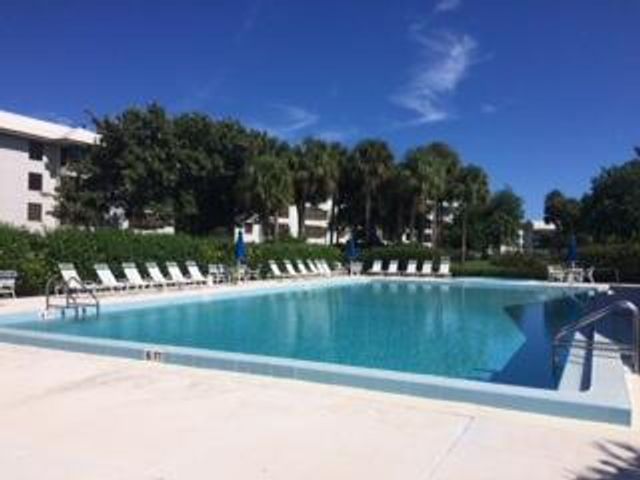 3636 Whitehall Drive 204, West Palm Beach, FL 33401