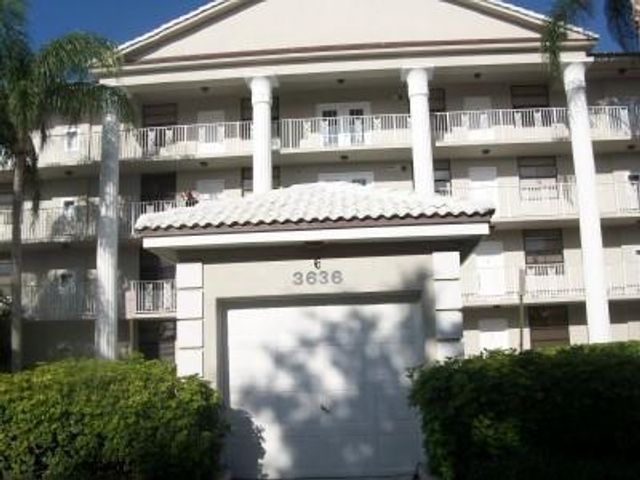 3636 Whitehall Drive 204, West Palm Beach, FL 33401