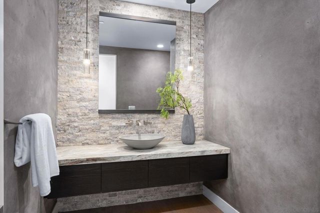 6968 Saint Andrews Rd, Rancho Santa Fe, CA 92067