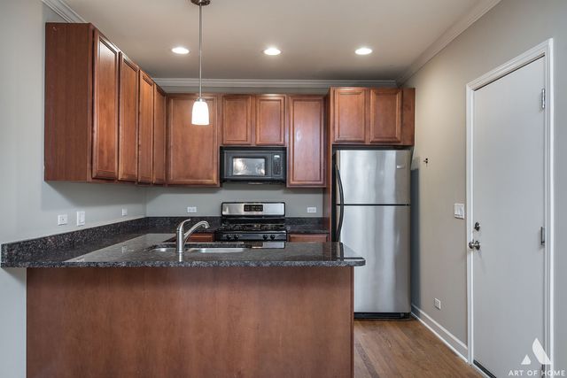 3709 N Kenneth Avenue 218, Chicago, IL 60641